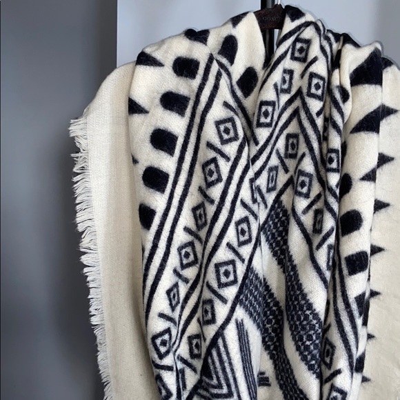 ❤️AZTEK TRIBAL PRINT SQUARE BLANKET SCARF ❤️ - Picture 2 of 6